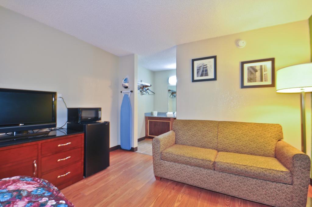 Country Hearth Inn & Suites Marietta Smyrna Zewnętrze zdjęcie